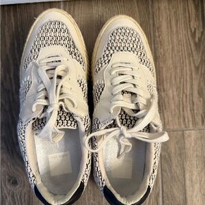 NWOT Fun Dolce Vita Dolen Black/Cream Houndstooth Platform Sneakers, 7.5
